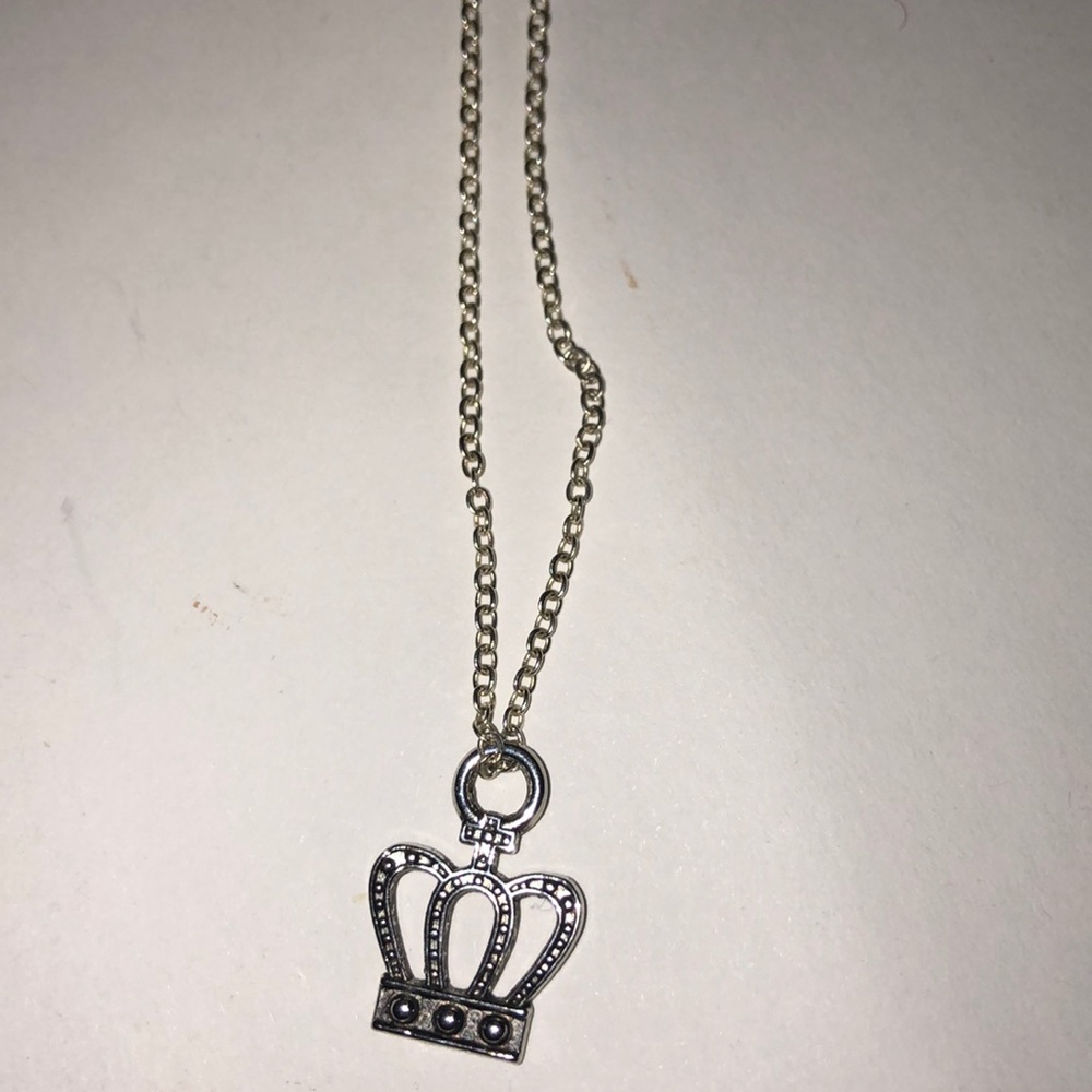 18” Silver necklace with Crown Pendant